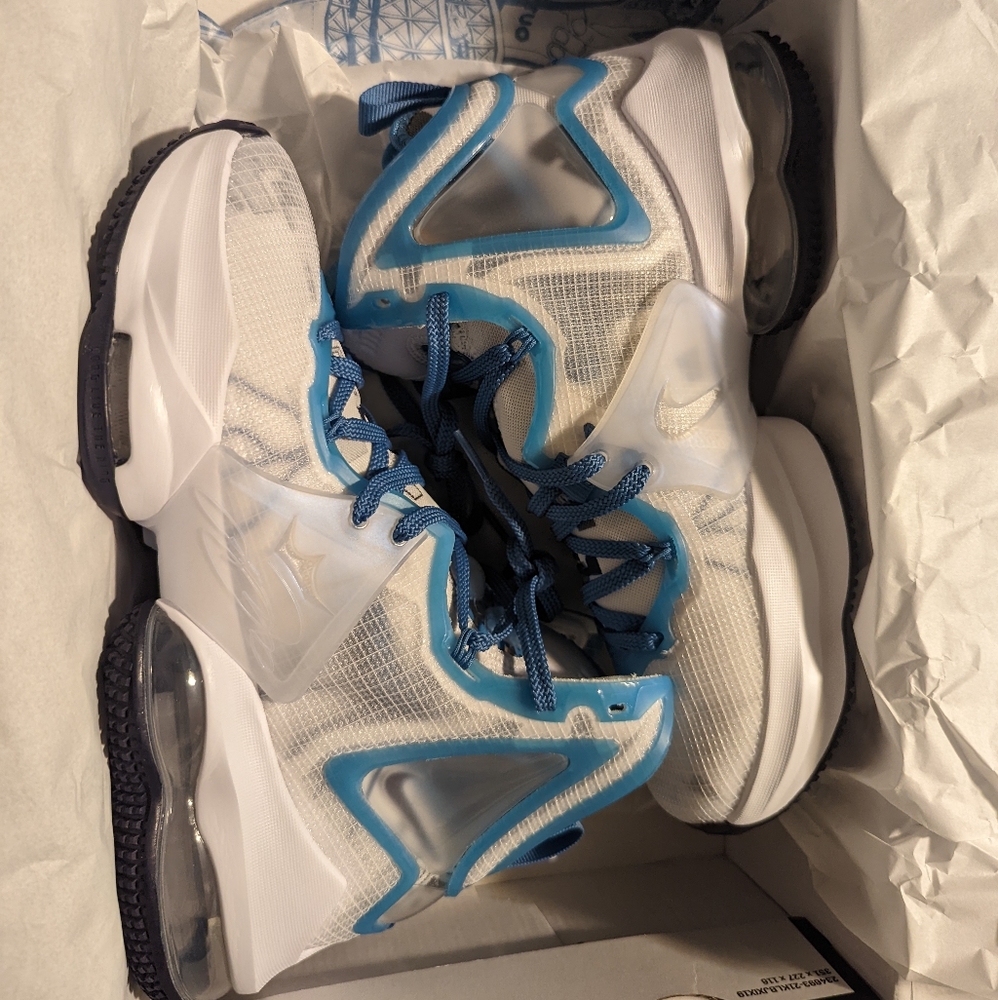 LeBron 19 SpaceJam GS